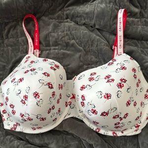 Cacique bra 42F! Hardly worn!  White/red floral pattern